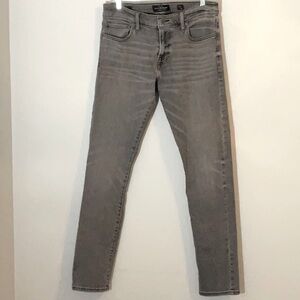 Men’s Gray Lucky Jeans
(12.24.86EB)